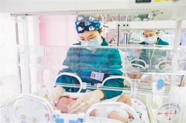 大年三十的新生儿监护室-第1张-会计信息-希子网